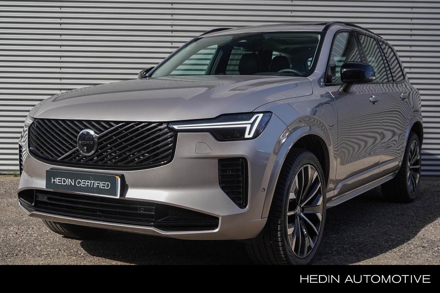 Volvo XC90 - T8 Plug-in hybrid AWD Ultra Dark | Luchtvering | Head-up | 360 Camera | 20 inch | Stoelven - AutoWereld.nl