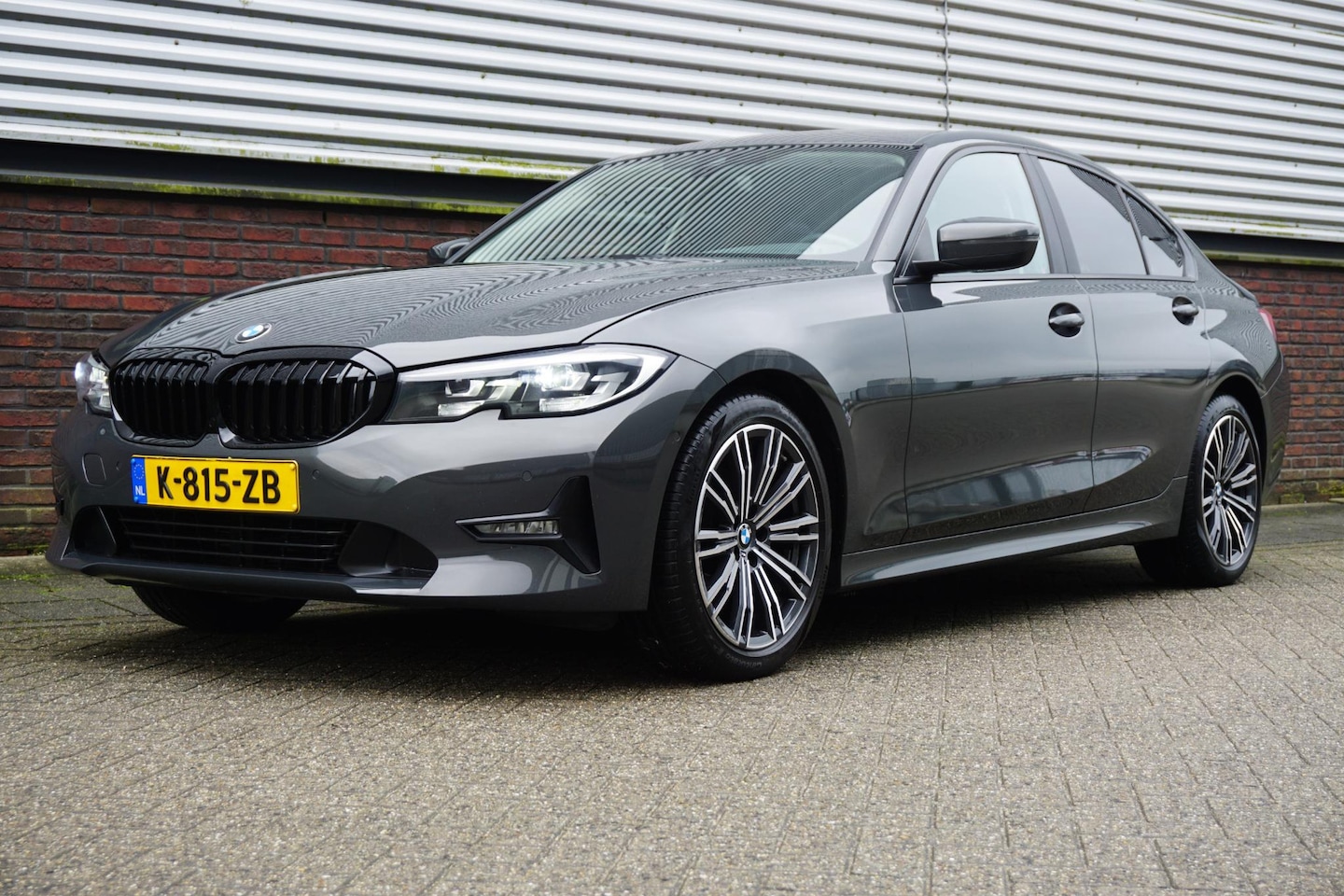 BMW 3-serie - 320i High Exec.Individual/Dealeronderhouden/ Trekhaak wegklapbaar - AutoWereld.nl