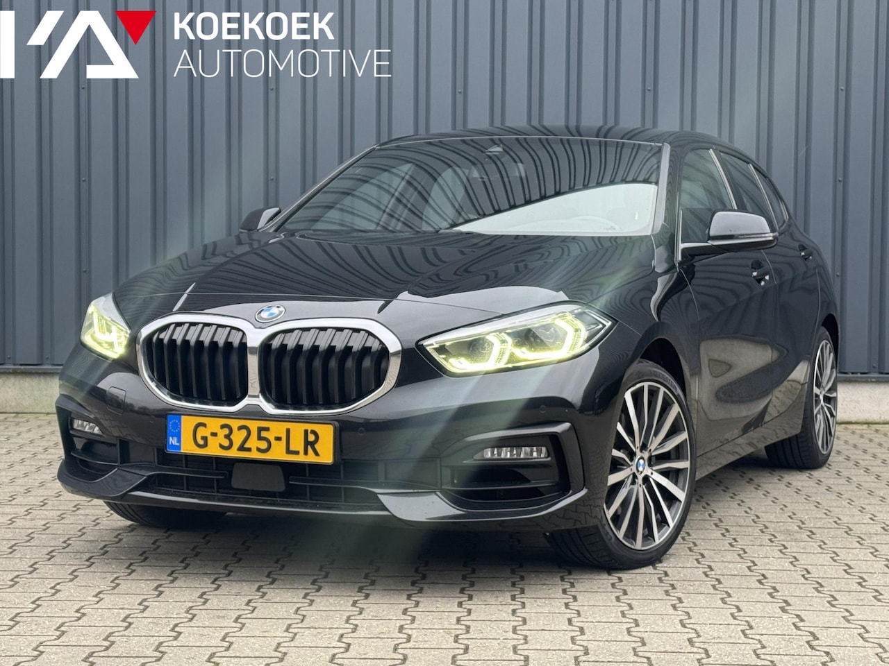 BMW 1-serie - 118i High Executive Edition 140 pk ACC  Lederen bekleding - AutoWereld.nl