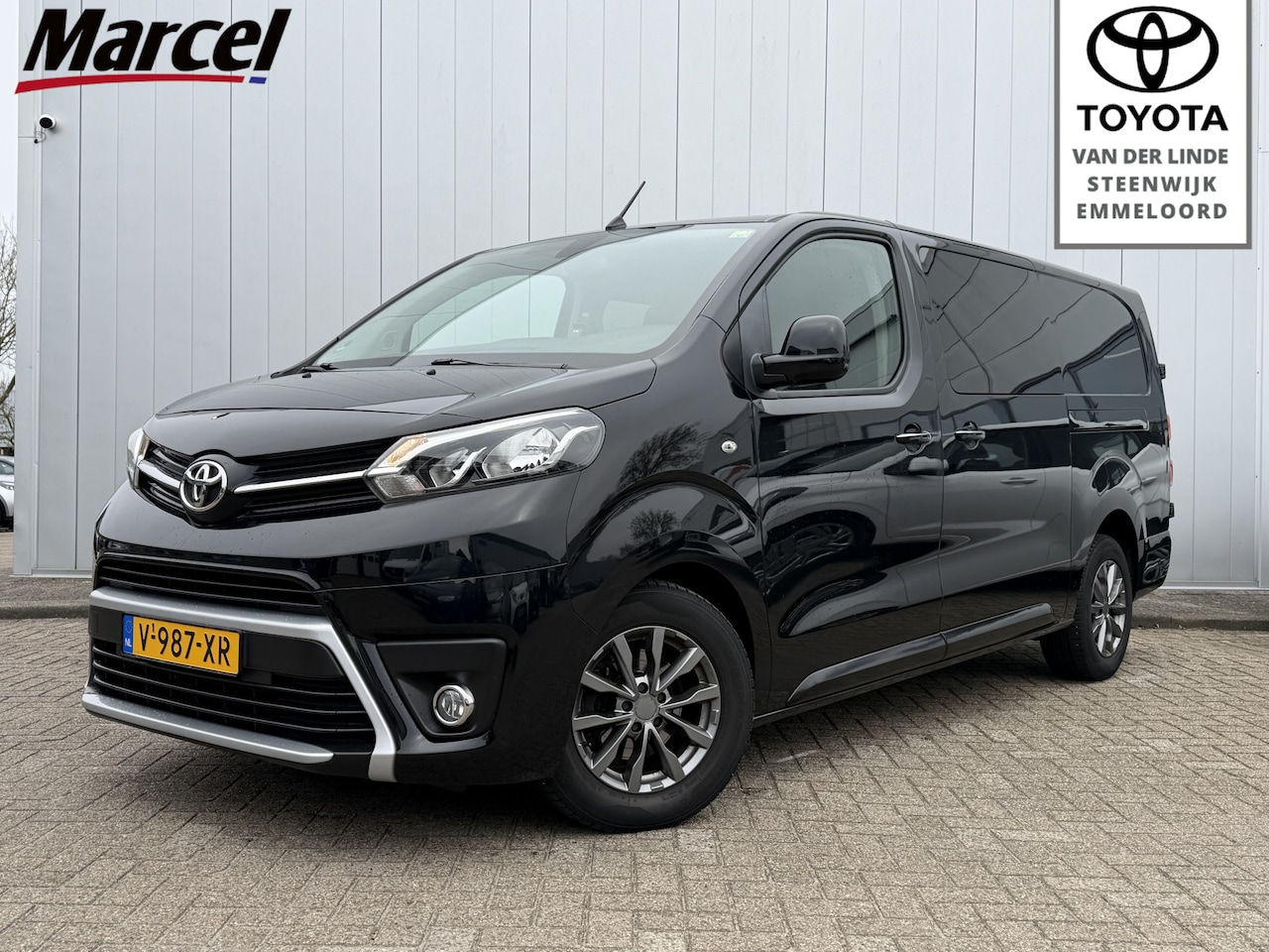 Toyota PROACE Long Worker - 2.0 D-4D Professional DC Automaat 177PK NL Auto trekhaak Navi Keyless - AutoWereld.nl