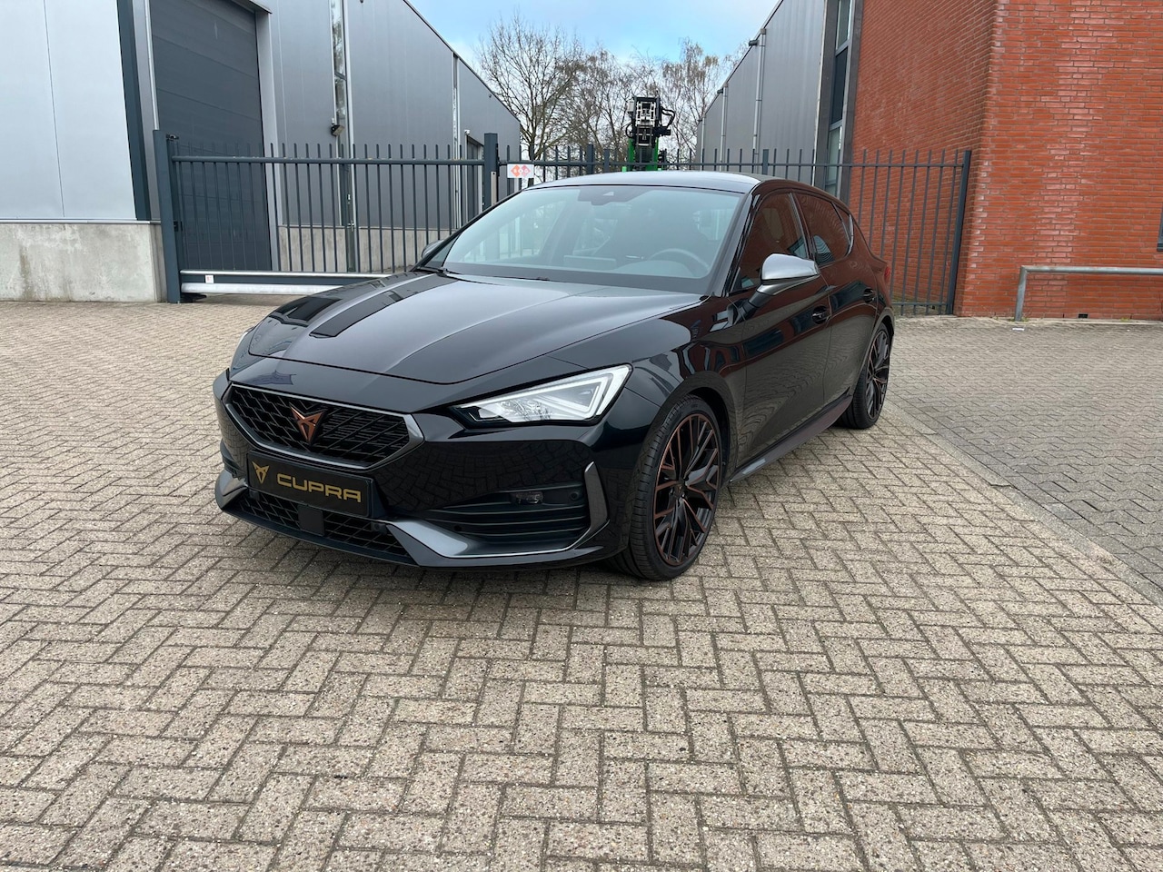 CUPRA Leon - CUPRA Automaat 2.0 TSI 300 PK - AutoWereld.nl