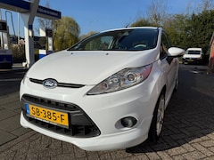 Ford Fiesta - 1.4 ST - Line Ghia / Parkeersensoren / Bluetooth / Airco / Stoelverwarming