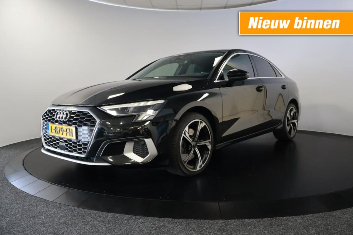 Audi A3 - 30 TFSI ambient light S-tronic Carplay Lane assist - AutoWereld.nl