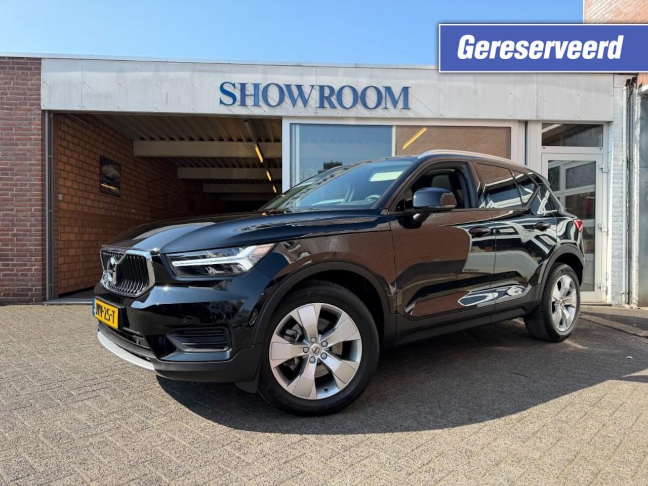 Volvo XC40 - Momentum Business - 2.0 Liter (Hybrid) - 197 PK - Electrische Kofferklep - Achteruitrijcam - AutoWereld.nl