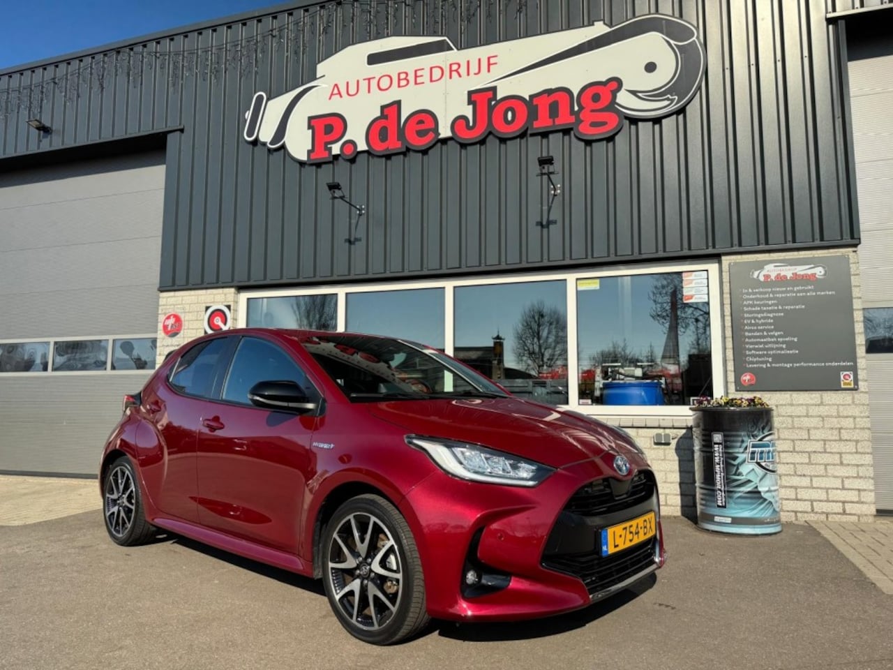 Toyota Yaris - 1.5 Hybrid Executive JBL Head-up Leder Stoelverwarming Led Carplay Navi - AutoWereld.nl