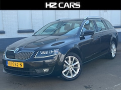 Skoda Octavia Combi - 1.6 TDI Greentech Style Business|Automaat|Trekhaak|Navi|Cruise