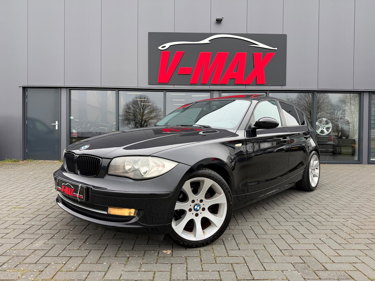 BMW 1-serie - 116I LCI Schuifdak Navi Clima Stoelvw PDC Inkl. Spiegels - AutoWereld.nl