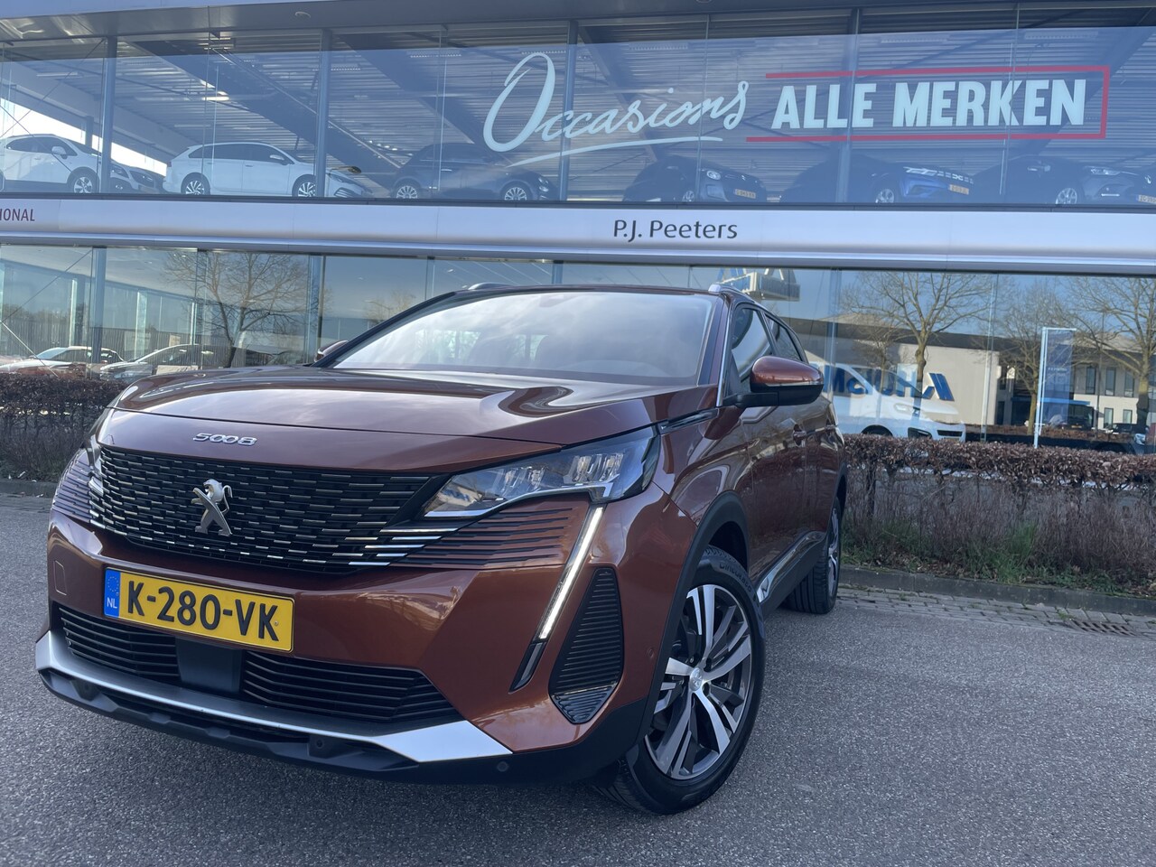 Peugeot 5008 - 1.2 PureTech Blue Lease Allure 7 Persoons - Airco - Achteruitrijcamera - Navigatiesysteem - AutoWereld.nl