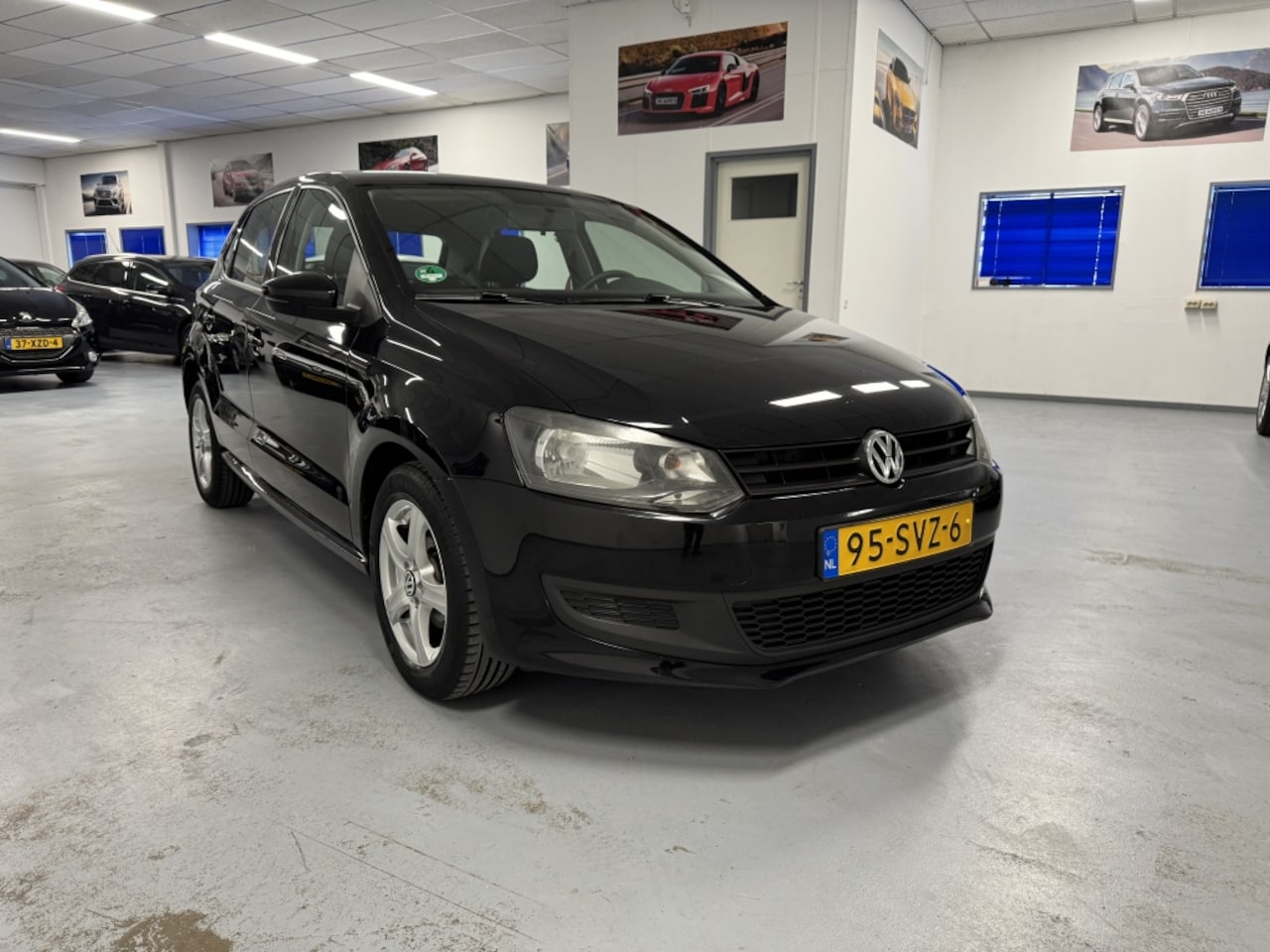 Volkswagen Polo - 1.2 Easyline 5 DRS ZWART - AutoWereld.nl