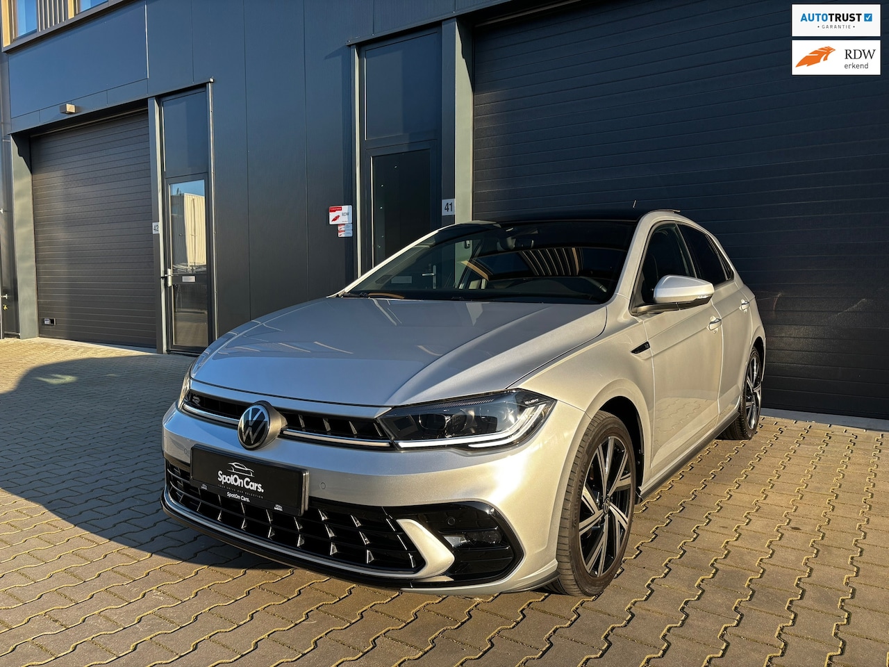 Volkswagen Polo - 1.0 TSI R-Line PANO IQ-LIGHTS CAMERA ACC - AutoWereld.nl