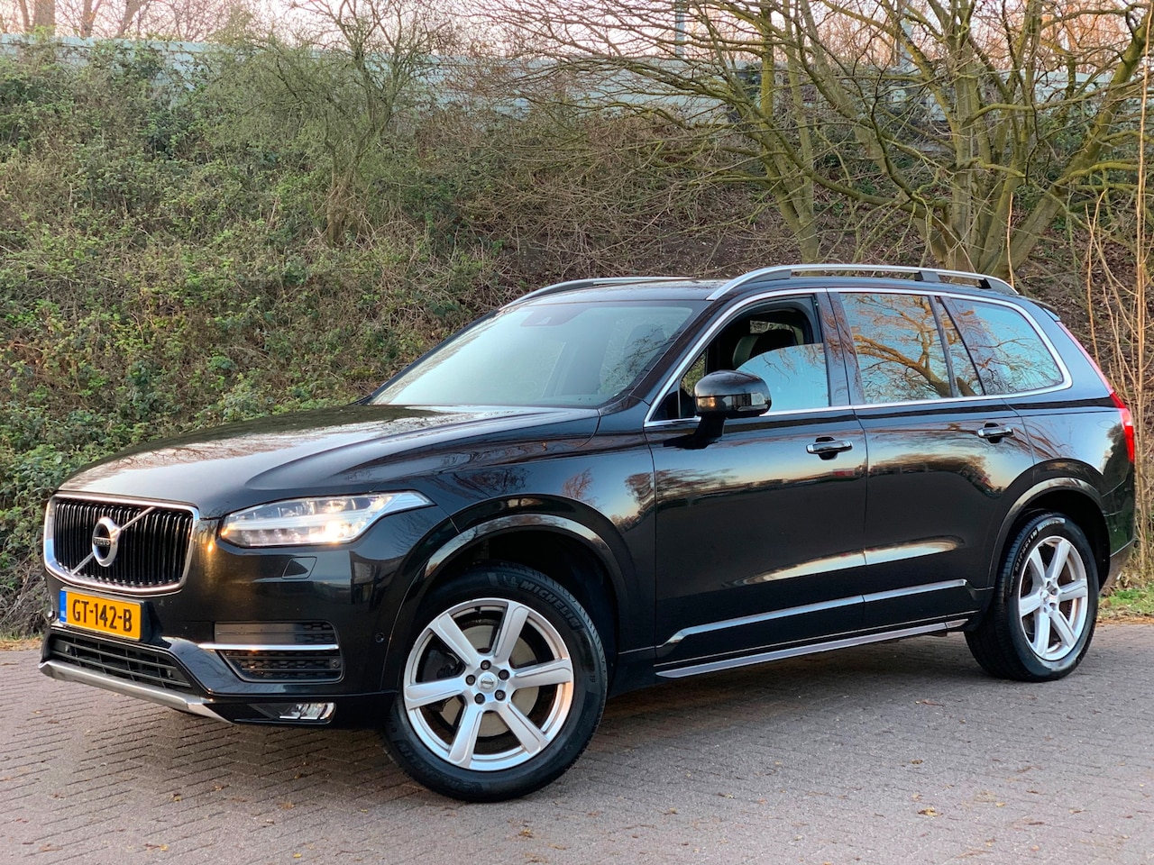 Volvo XC90 - 2.0 D5 AWD R-Design 7 PERS DEALER ONDERHOUDEN! TOPSTAAT - AutoWereld.nl
