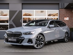 BMW 5-serie Touring - 520i M Sport | Panorama | Bowers & Wilkins | Head-Up | 360° | 21 Inch | Driving Ass. Plus