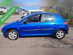 Peugeot 206 - 1.6-16V Gentry Premium