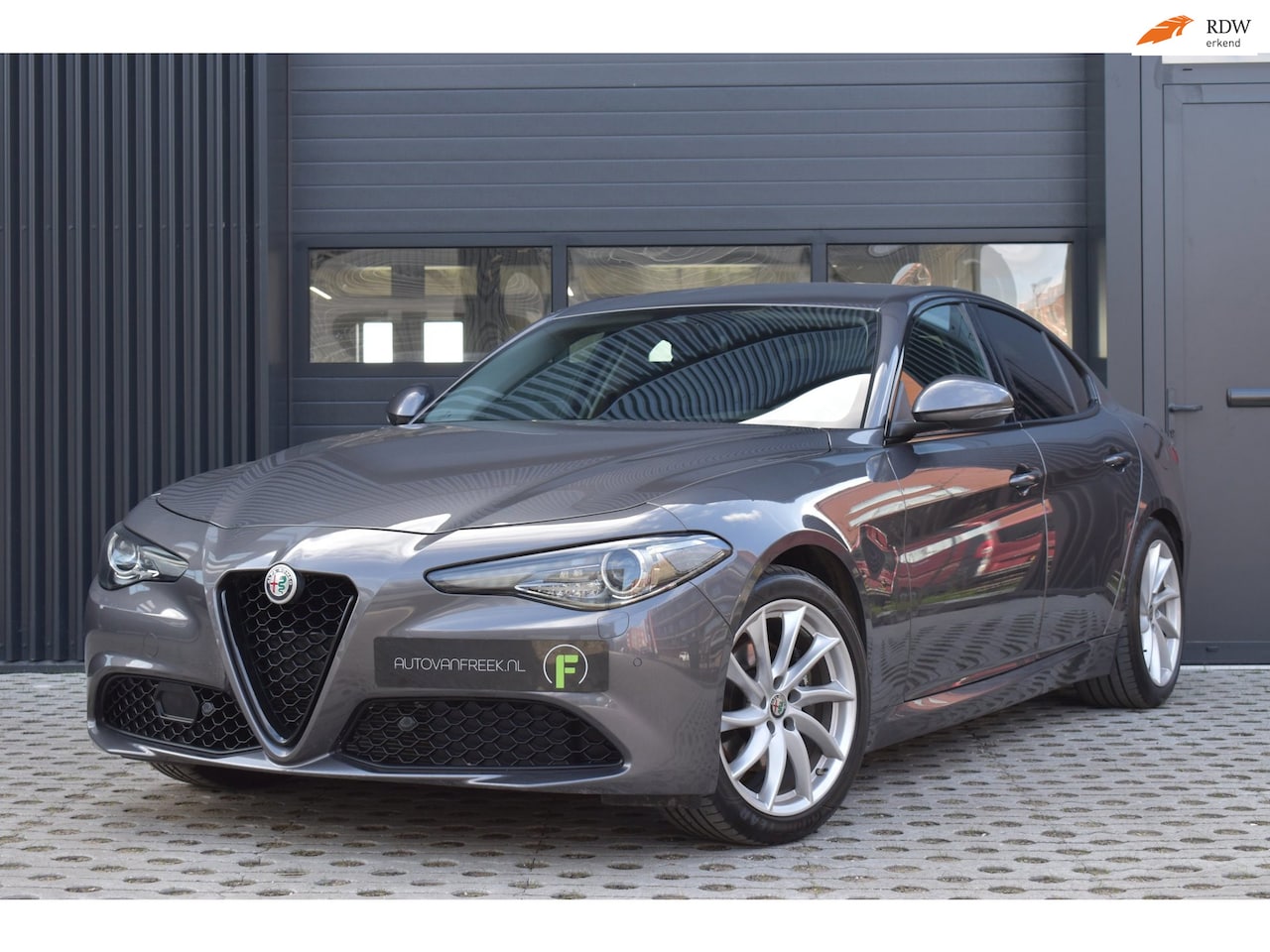 Alfa Romeo Giulia - 2.0 Turbo Super | LEDER | NAVI | TEL | XENON | ELEK STOELEN - AutoWereld.nl
