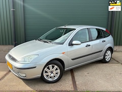 Ford Focus - 1.6-16V Futura | Airco | 5Drs | NAP | Leder |
