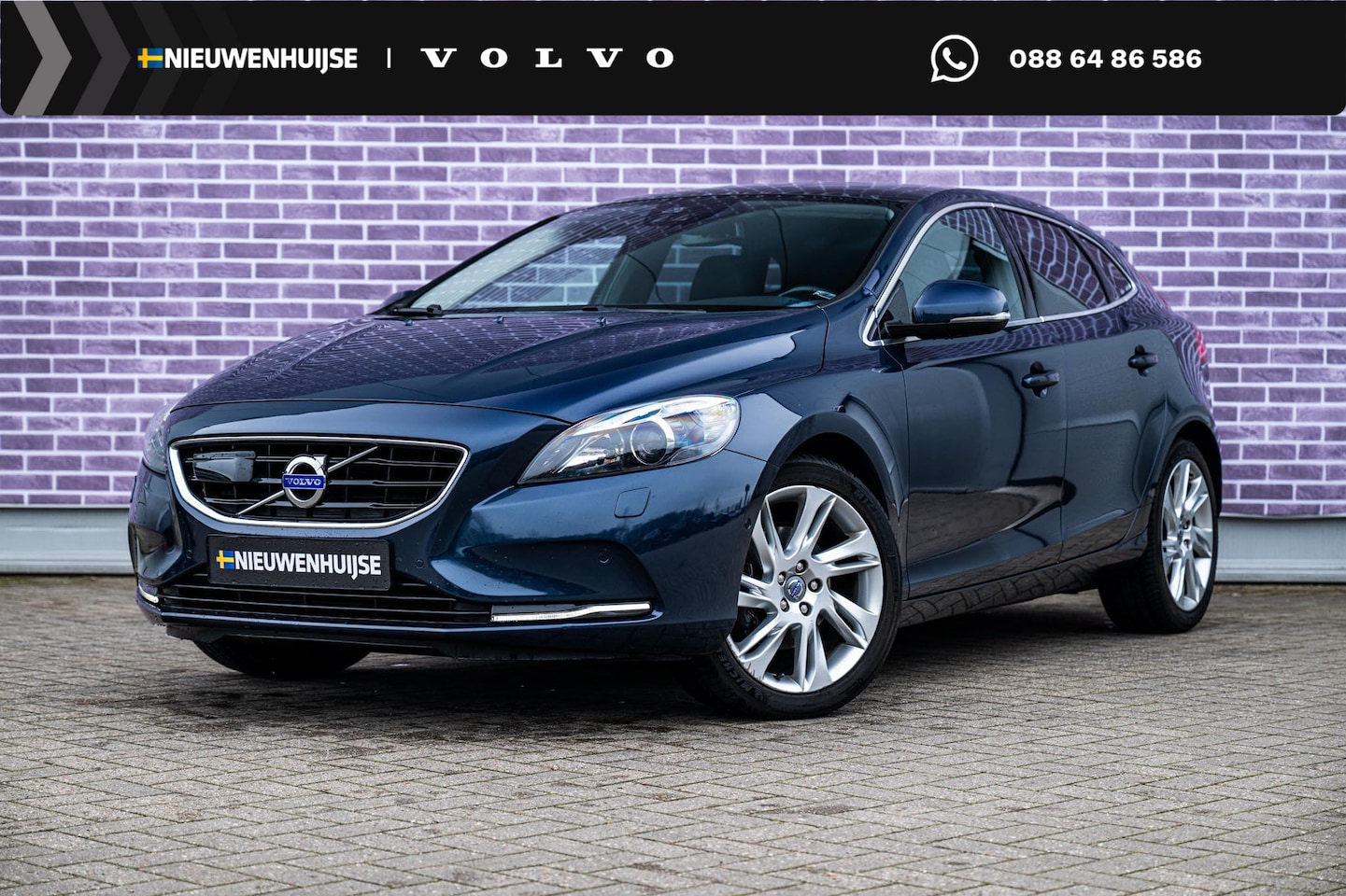 Volvo V40 - 1.6 T3 Summum | Trekhaak | Panorama dak | Adaptieve cruise control | Blis | 18"| Elektrisc - AutoWereld.nl
