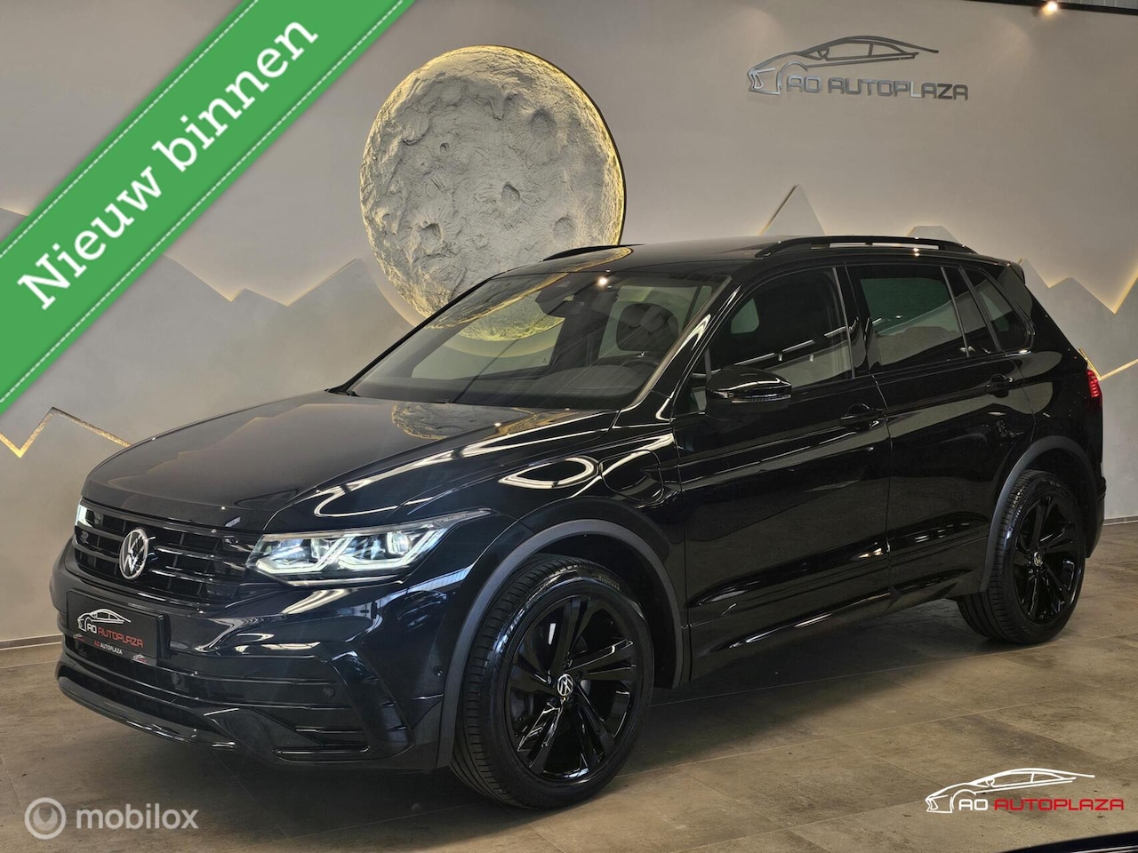 Volkswagen Tiguan - 1.4 TSI eHybrid R-Line Panorama/Keyless/Black style - AutoWereld.nl