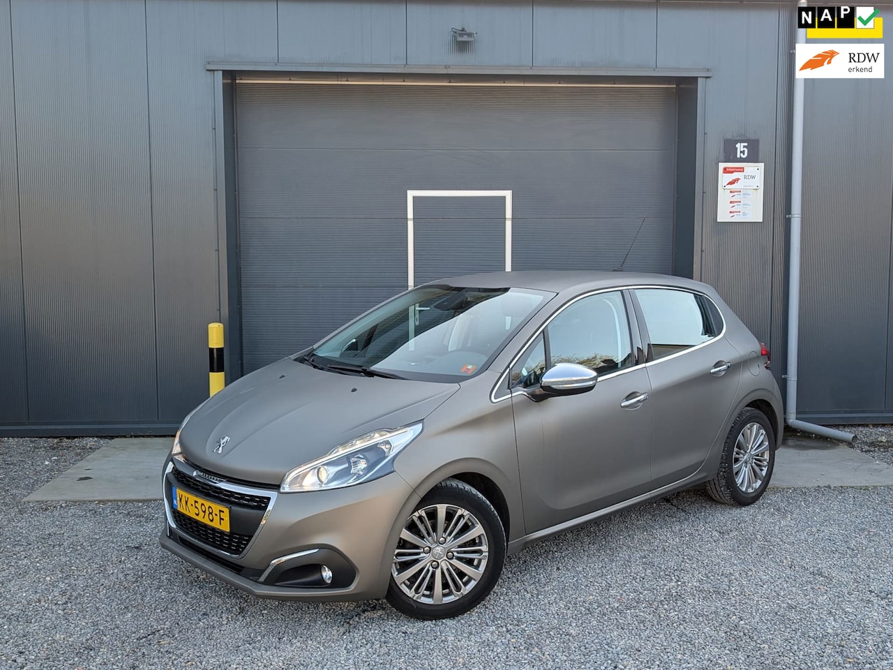 Peugeot 208 - 1.2 PureTech Allure 1.2 PureTech Allure, NAP, AIRCO, LAGE KM - AutoWereld.nl