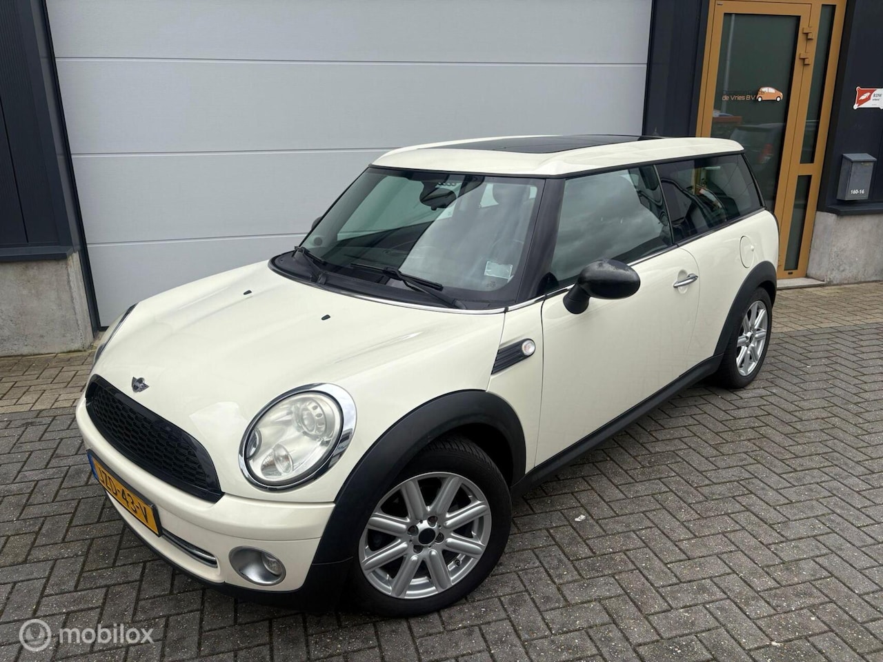 MINI Clubman - 1.6 Cooper AircoStoelverwarmParkeersensorCruise - AutoWereld.nl
