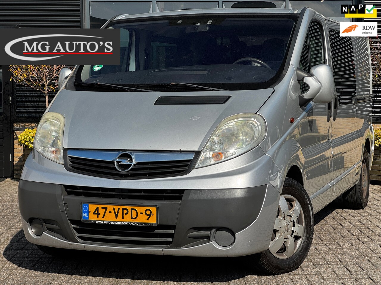 Opel Vivaro - 2.5 CDTI L2H1 DC | Dubbel Cabine | Trekhaak | Cruise Control | Airconditiong | Dubbele Sch - AutoWereld.nl