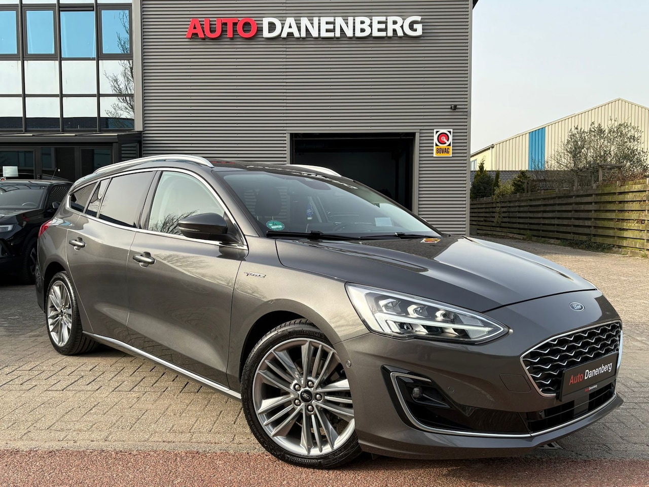 Ford Focus Wagon - 1.5 EcoBoost Vignale BOM-VOL-OPTIES! GARANTIE AUTOMAAT,LEDER - AutoWereld.nl