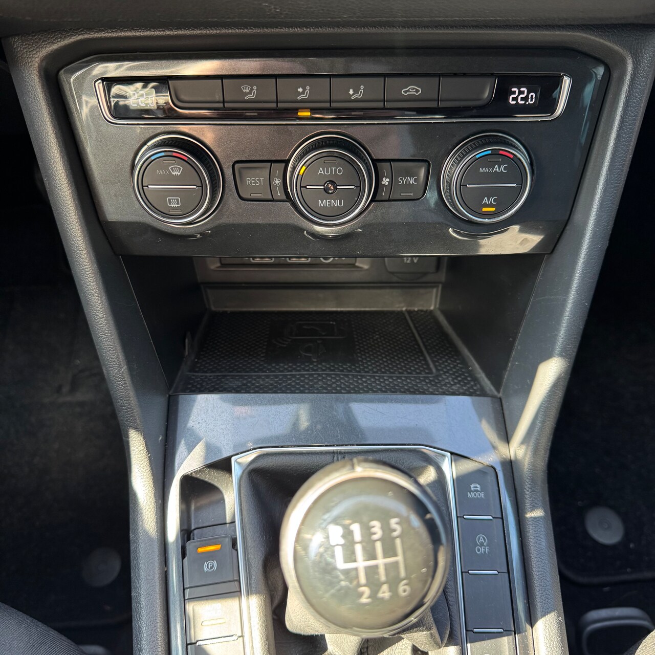 Volkswagen Tiguan - 1.4 TSI ACT Comfortline Business R TREKHAAK/CARPLAY/DIGITAL COCKPIT