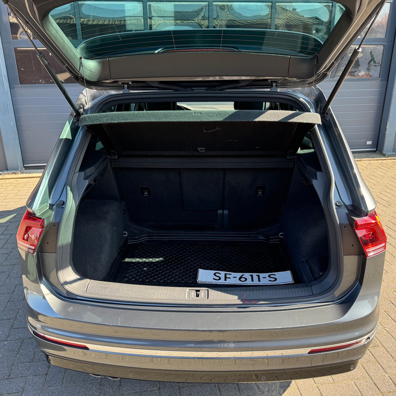 Volkswagen Tiguan - 1.4 TSI ACT Comfortline Business R TREKHAAK/CARPLAY/DIGITAL COCKPIT