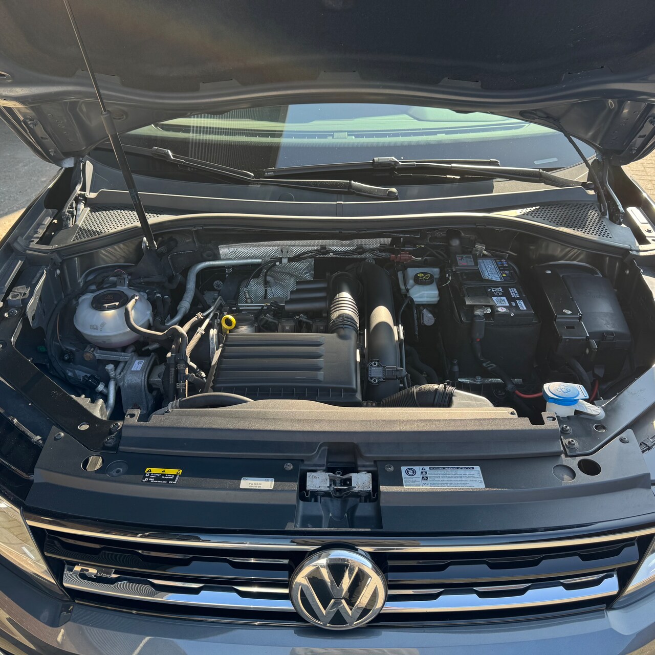 Volkswagen Tiguan - 1.4 TSI ACT Comfortline Business R TREKHAAK/CARPLAY/DIGITAL COCKPIT