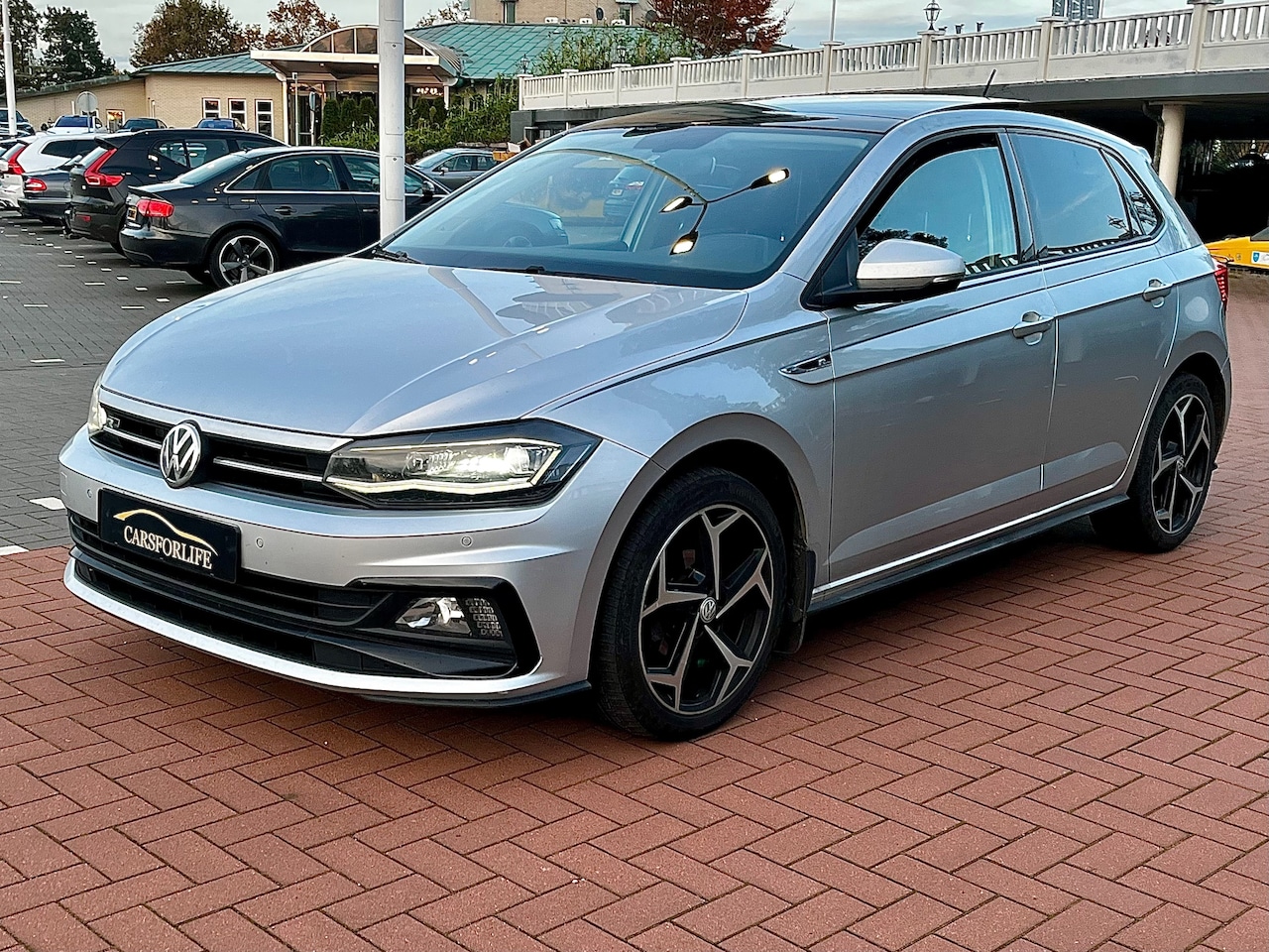 Volkswagen Polo - 1.0 TSI 7-DSG R-line PANO VirtualCockpit LED. - AutoWereld.nl