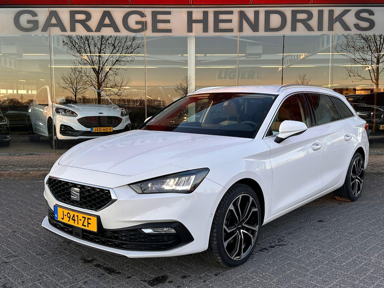 SEAT Leon Sportstourer - 1.5 TSI Style Launch Edition | 18"LM | Trekhaak | Full LED | Climate V=A | Navi | - AutoWereld.nl