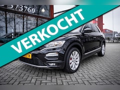 Volkswagen T-Roc - 1.5 TSI Sport Business R | Automaat | Navigatie | App-connect | Parkeer hulp | Parkeer Cam