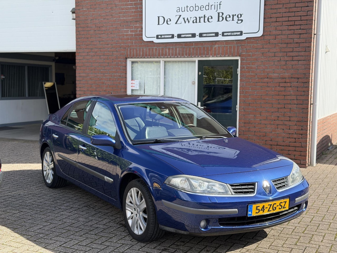 Renault Laguna - 2.0-16V Tech Line 2.0-16V Tech Line - AutoWereld.nl