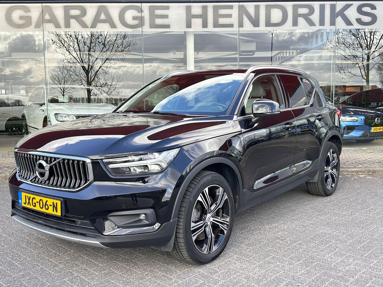Volvo XC40 - 1.5 T5 Recharge R-Design | Trekhaak | Panorama dak | Beige Leder | Dealer onderhouden | - AutoWereld.nl