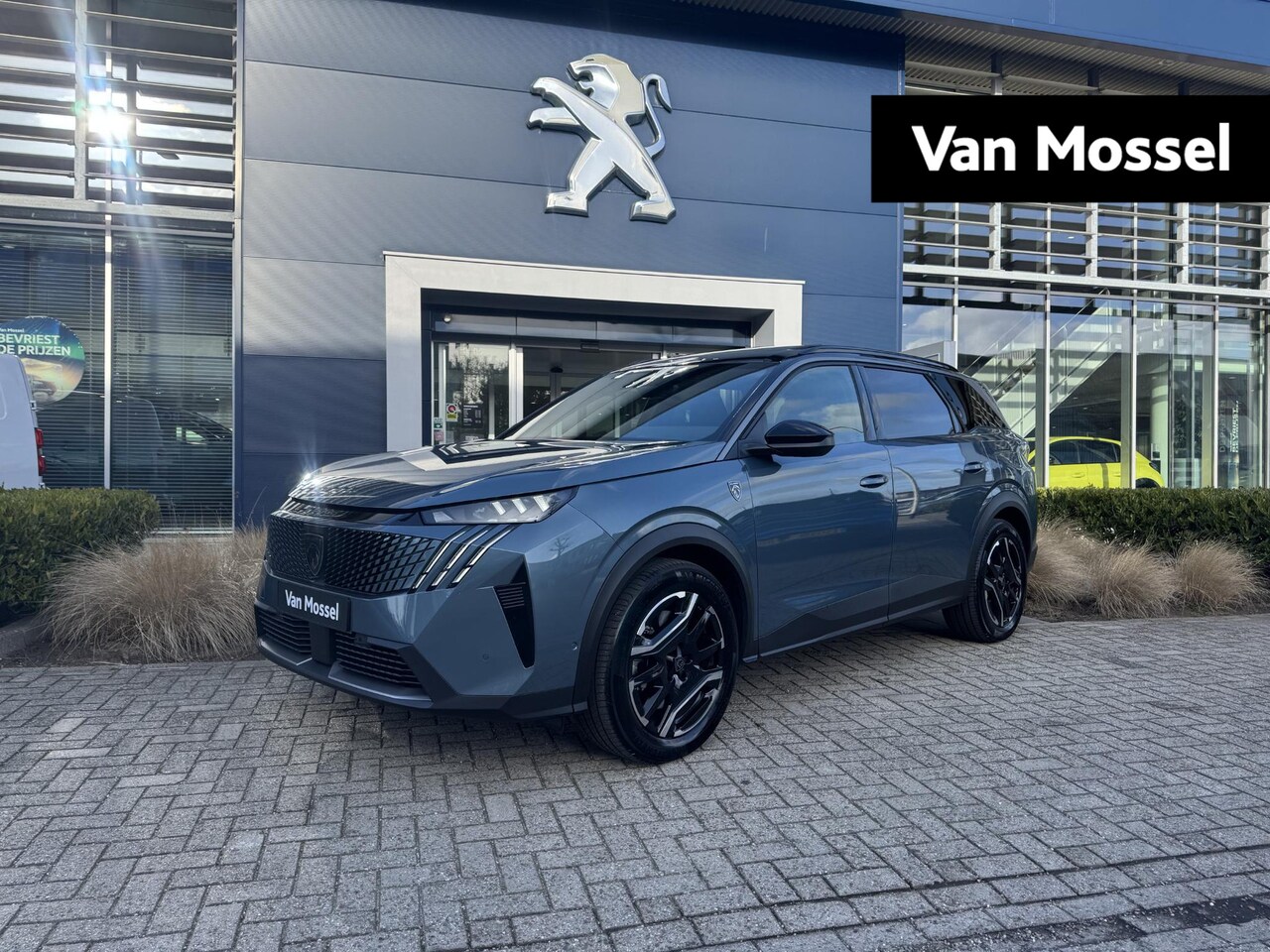 Peugeot 5008 - 1.6 Plug-in Hybrid 195 GT l Alcantara l Massage l Panorama dak l 360 Camera - AutoWereld.nl