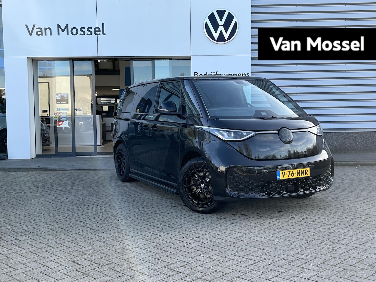Volkswagen ID. Buzz Cargo - Bulli edition 79 kWh 286PK | SoH 99% | Automaat | 20" Hoogglans Zwarte Velgen | Zwarte Log - AutoWereld.nl