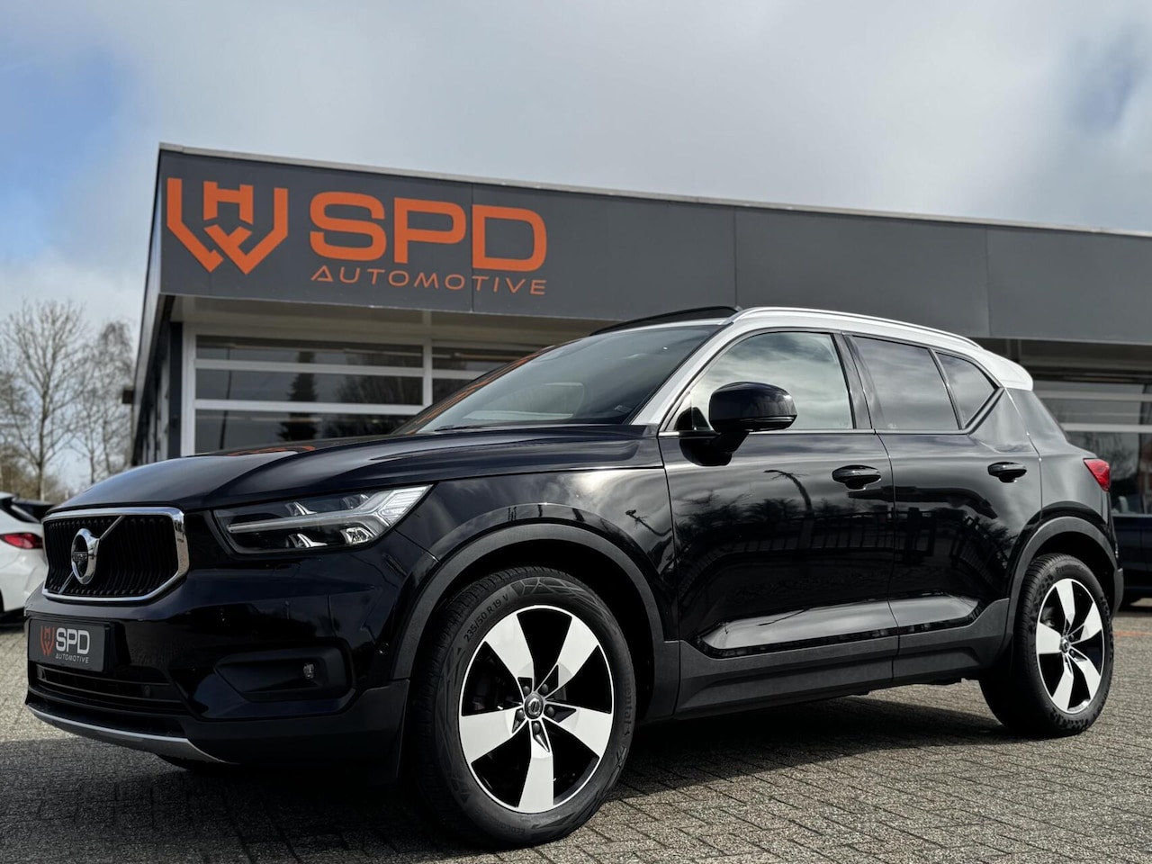 Volvo XC40 - 2.0 T5 AWD Momentum|247PK|H&K|360CAM|Pano|ACC| - AutoWereld.nl