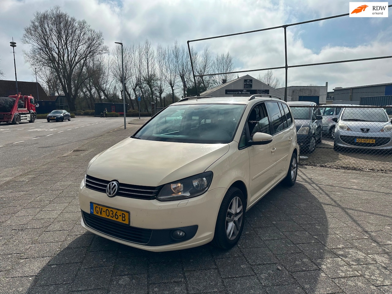 Volkswagen Touran - 1.6 TDI 7 persoons Airco stoelverwarming Leder!!! - AutoWereld.nl