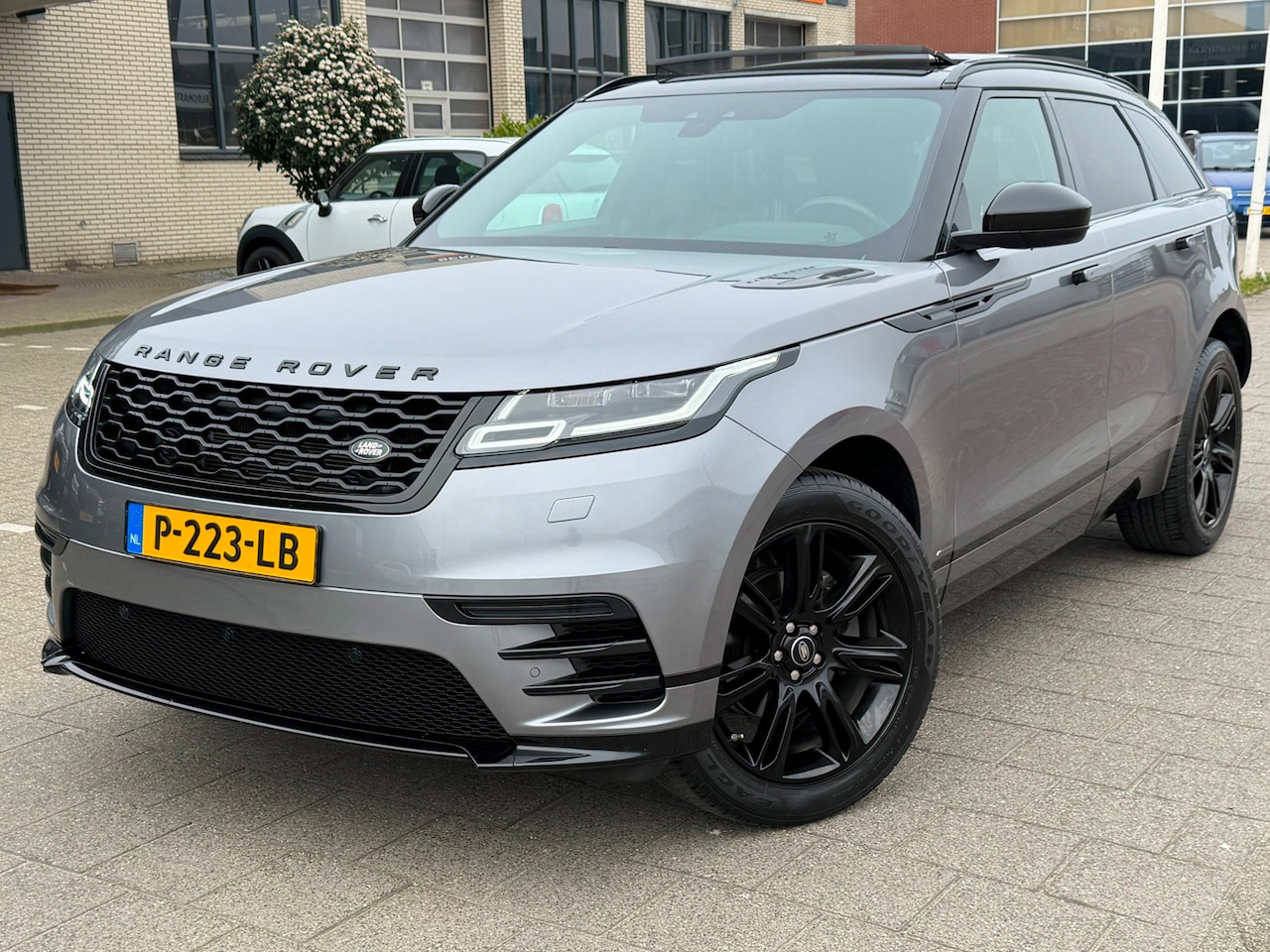 Land Rover Range Rover Velar - 2.0 P250 Turbo AWD SE - AutoWereld.nl