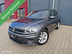 Volkswagen Tiguan - 1.4 TSI ACT SOUND /Panoramadak/ Trekhaak