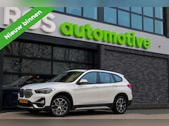 BMW X1 - sDrive20i Executive Edition | NAP | DEALER.OND | PANO | HUD | TREKHAAK | STOELVERWARMING |