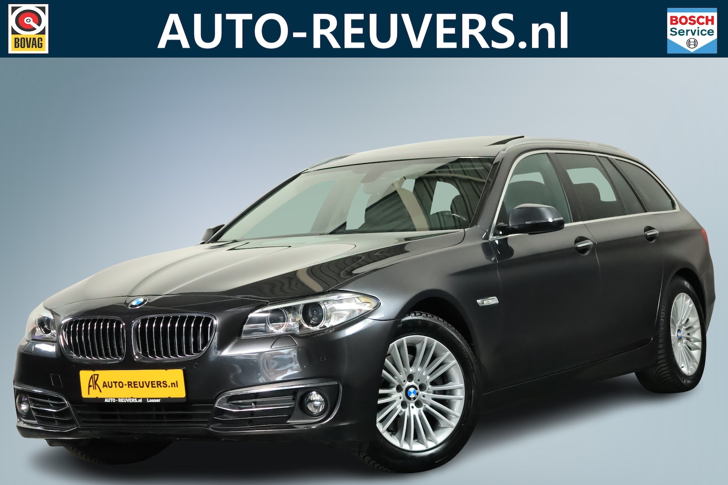 BMW 5-serie Touring - 520i Luxury Edition / Panorama / Leder / LED / Memory - AutoWereld.nl