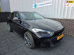 BMW X2 - XDrive25e Plug-in Hybride / M-Pakket / Pano / HUD / Vol