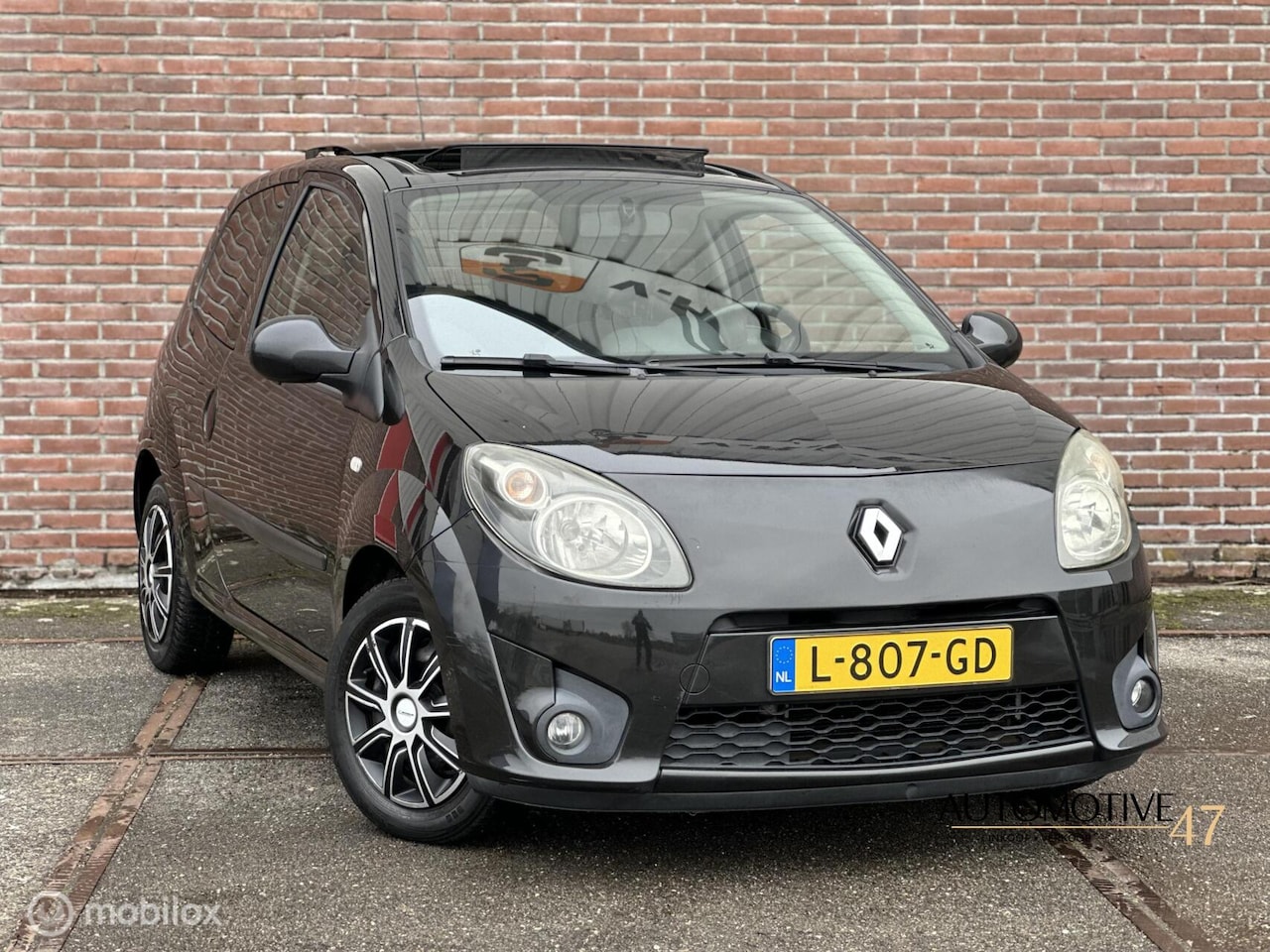 RENAULT TWINGO