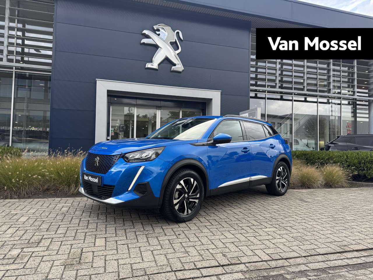 Peugeot e-2008 - EV Allure 50 kWh l Stoelverwarming l Camera - AutoWereld.nl