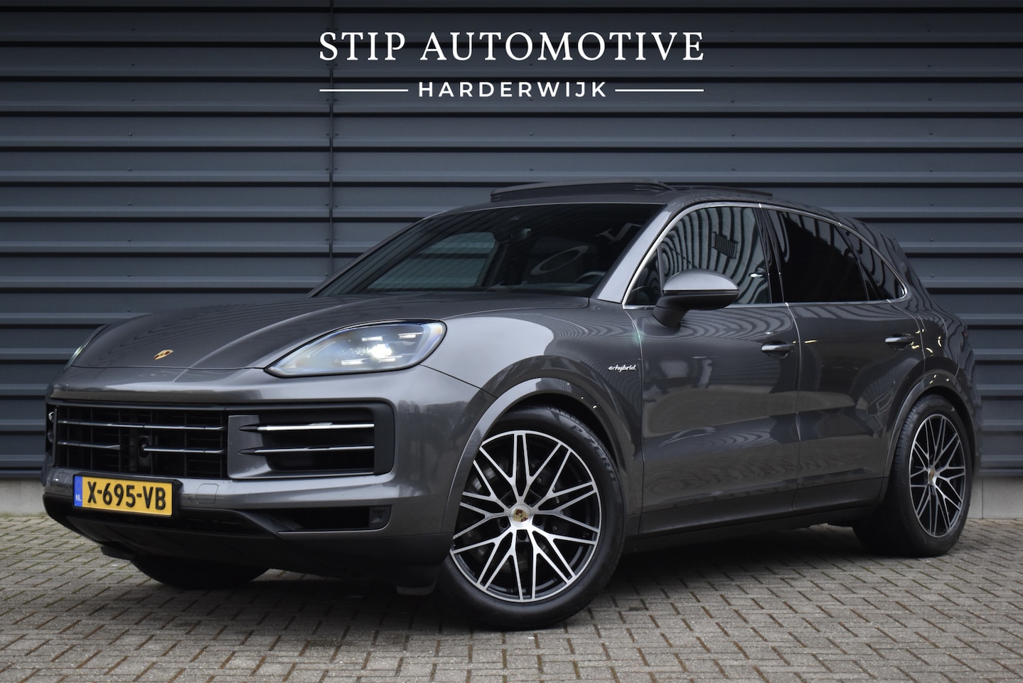 Porsche Cayenne - 3.0 E-Hybrid 470pk Sport Chrono | Pano | Matrix | ACC | 21'' Wielen | Bose | Trekhaak | Or - AutoWereld.nl