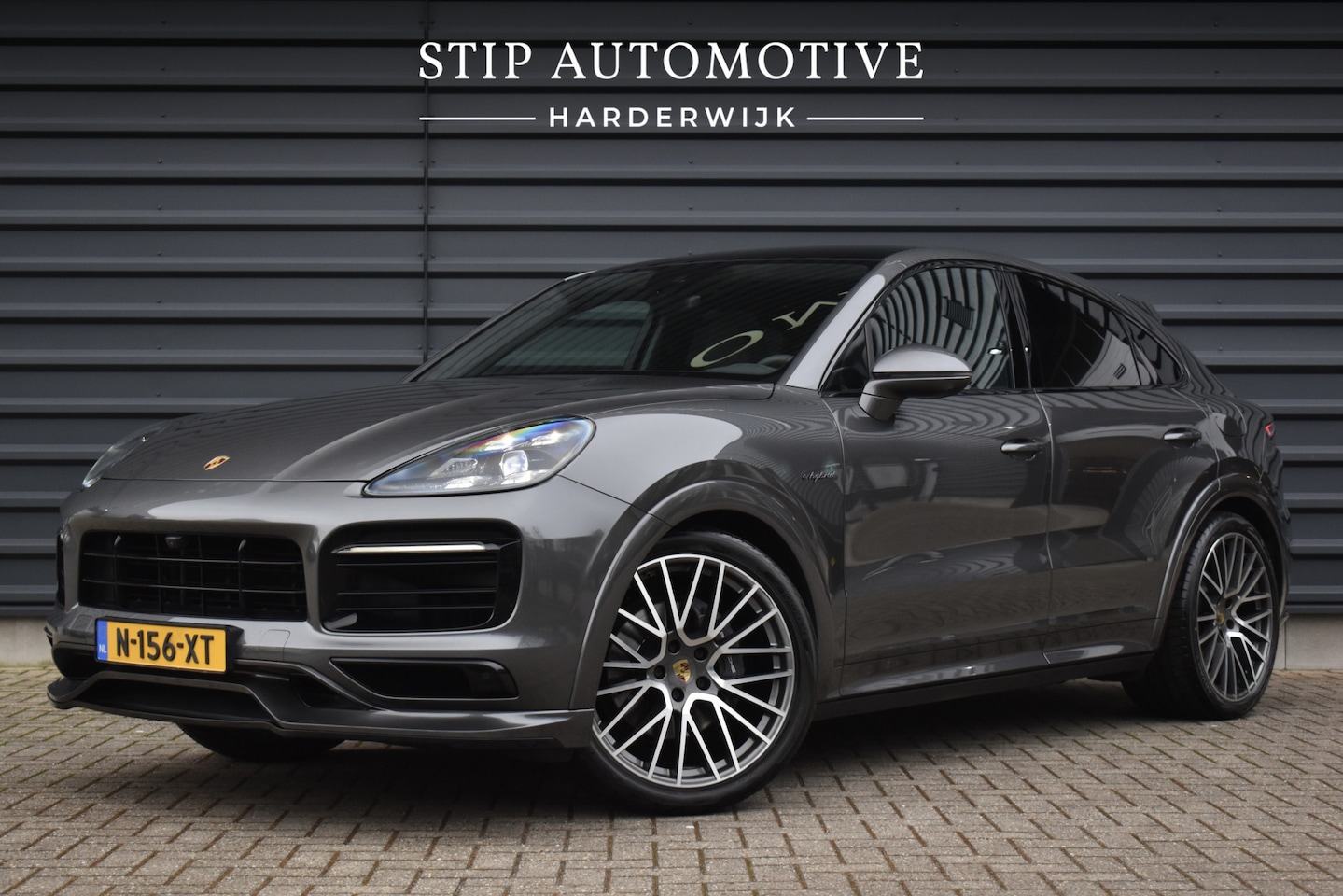 Porsche Cayenne Coupé - 3.0 E-Hybrid 462pk SportDesign Techart | Pano | ACC | 22'' Wielen | PDLS+ Matrix | Alcanta - AutoWereld.nl