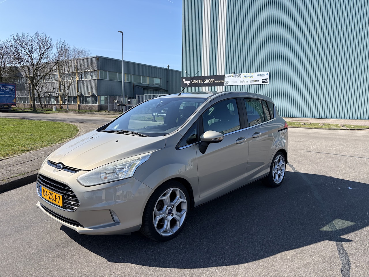 Ford B-Max - 1.0i EcoBoost Titanium 101 PK. Mooie en zuinige auto van de tweede eigenaar !!! Distributi - AutoWereld.nl