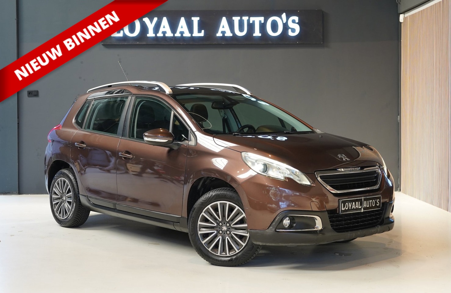 Peugeot 2008 - 1.2 VTi Active Pack Premium | PANODAK | CRUISE | AIRCO | NAVI | ELEK.RAMEN | APK | NAP. - AutoWereld.nl