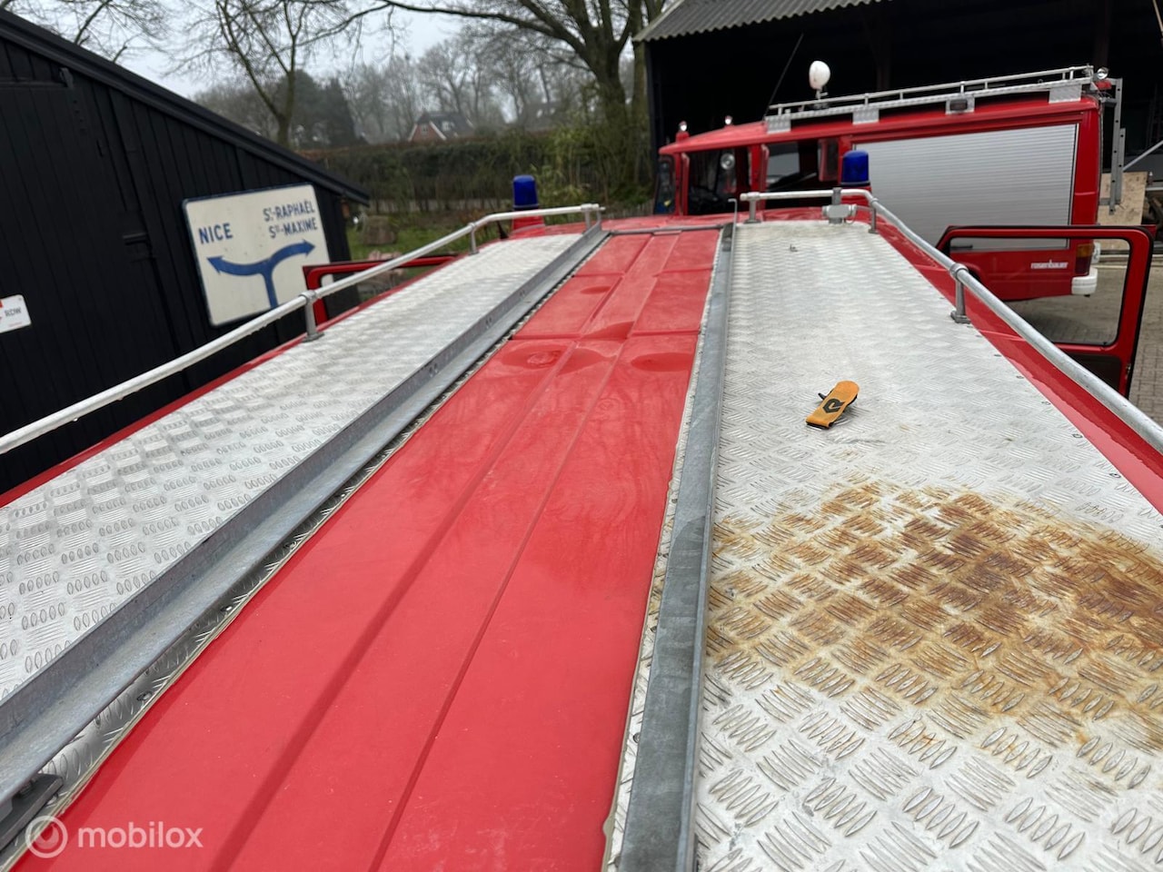 Volkswagen LT 35 - bj 1984 brandweer 25598 km benzine - AutoWereld.nl