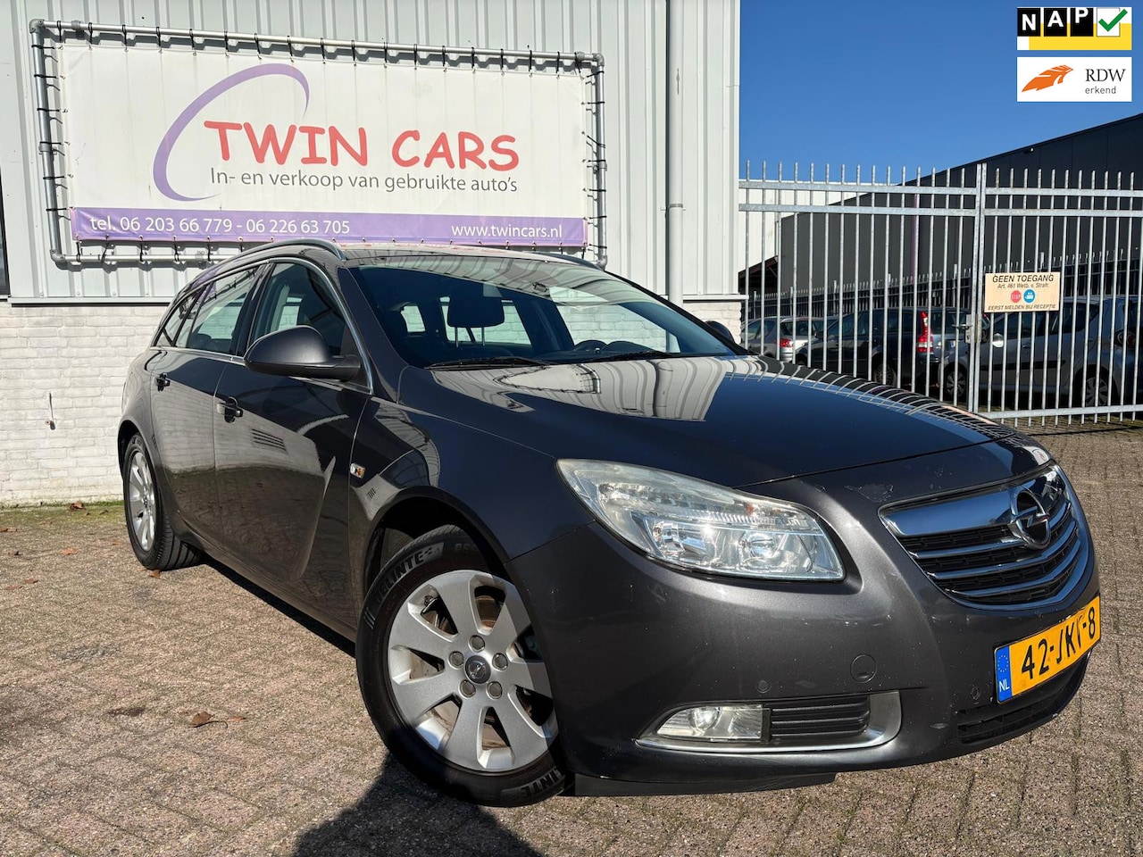Opel Insignia Sports Tourer - 1.8 Business Leer Navi Airco - AutoWereld.nl